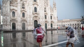 Vento Forte A Milano Provoca C