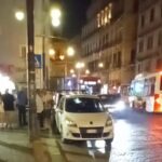 Video Denuncia: Parcheggiatore Abusivo A Napoli Fa Fermare Auto Sulle Strisce Pedonali In Via Toledo