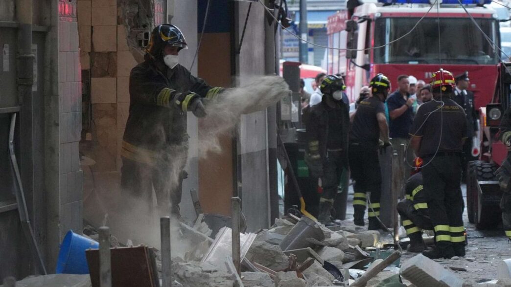 A Napoli Dopo Le28099Esplosione A U