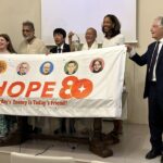 A Roma Il Movimento Flame Of Hope Avvia Il Pellegrinaggio Di Pace Con Un Incontro In Vaticano Col Papa