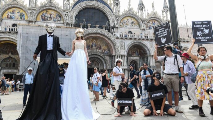 A Venezia Protesta Di Extincti