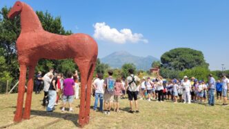 Cento Bambini Da Pozzuoli E Ri