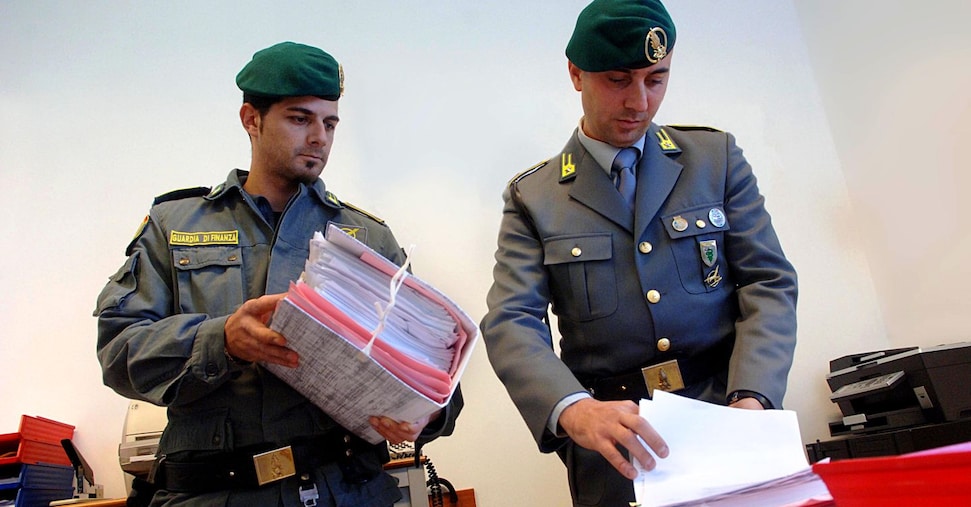 Indagini Della Guardia Di Fina