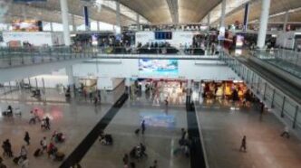 L27Aeroporto Di Hong Kong Segna