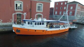 La Nave Lorkinos Di Nisida Div