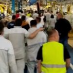 Lavoratori Stellantis Di Pomigliano In Sciopero Per Il Caldo Eccessivo Negli Stabilimenti