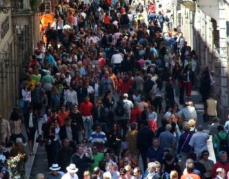 Turismo Di Massa In Europa Spi