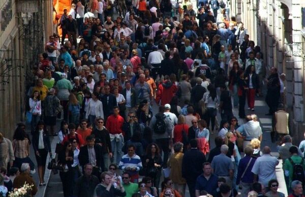 Turismo Di Massa In Europa Spi