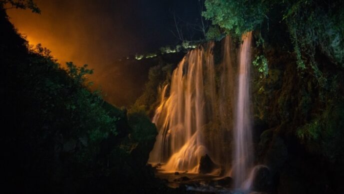01 Cascata Delle Marmore Di Notte 705X470 1
