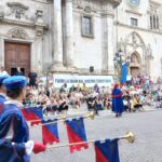 A Sulmona Uno Striscione Contro La Snam Durante La Giostra Cavalleresca Per Contrastare La Centrale E Il Metanodotto