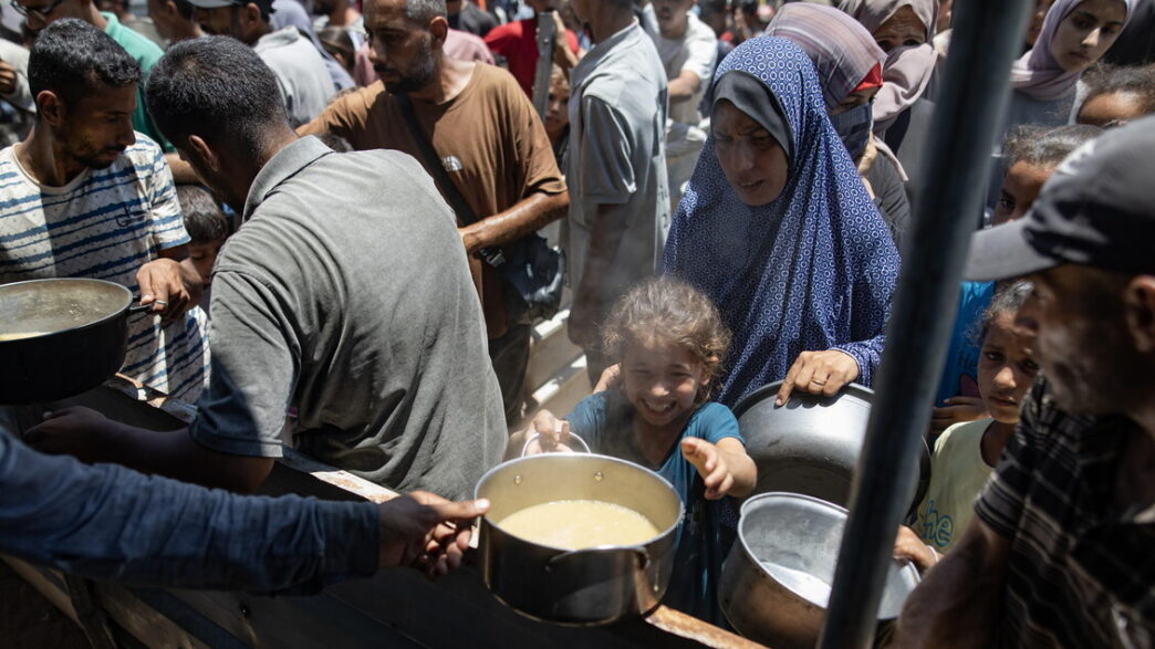 A Gaza Mille Persone Affamate
