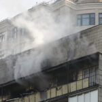 A Kiev Incendio In Edificio Non Residenziale Durante Attacco Di Droni Russi Nel Distretto Darnytskyi