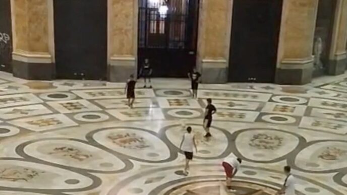 A Napoli La Galleria Umberto I