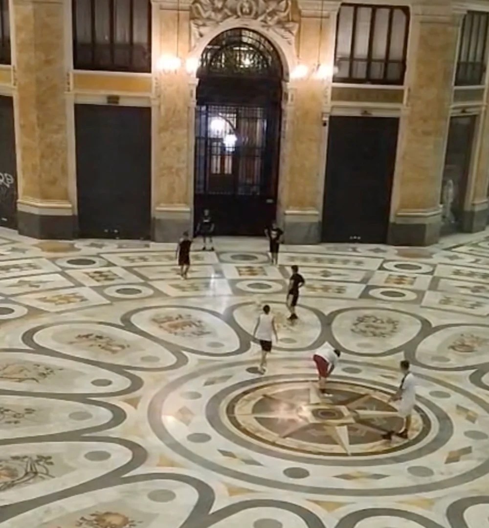 A Napoli La Galleria Umberto I