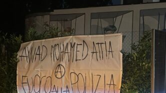A Padova Uno Striscione Con Mi