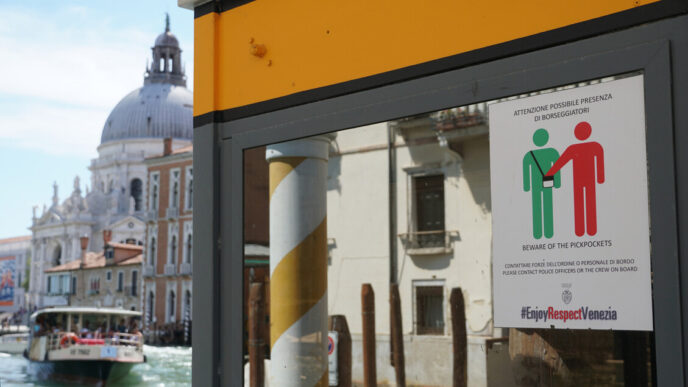 A Venezia Recuperati 900 Porta