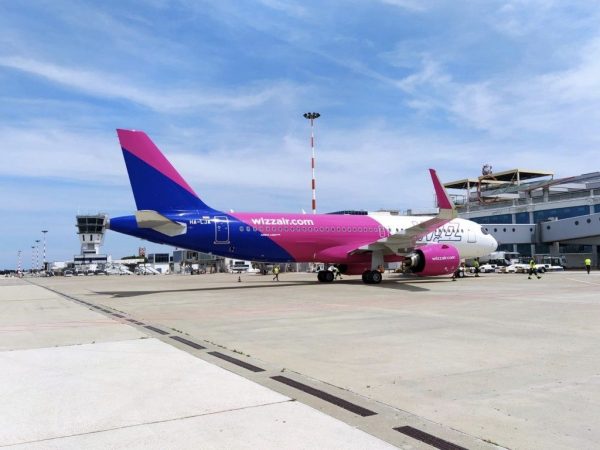 Aeroporto Di Puglia2C Wizz Air