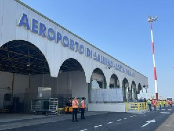 Aeroporto Salerno Costa De28099Amal