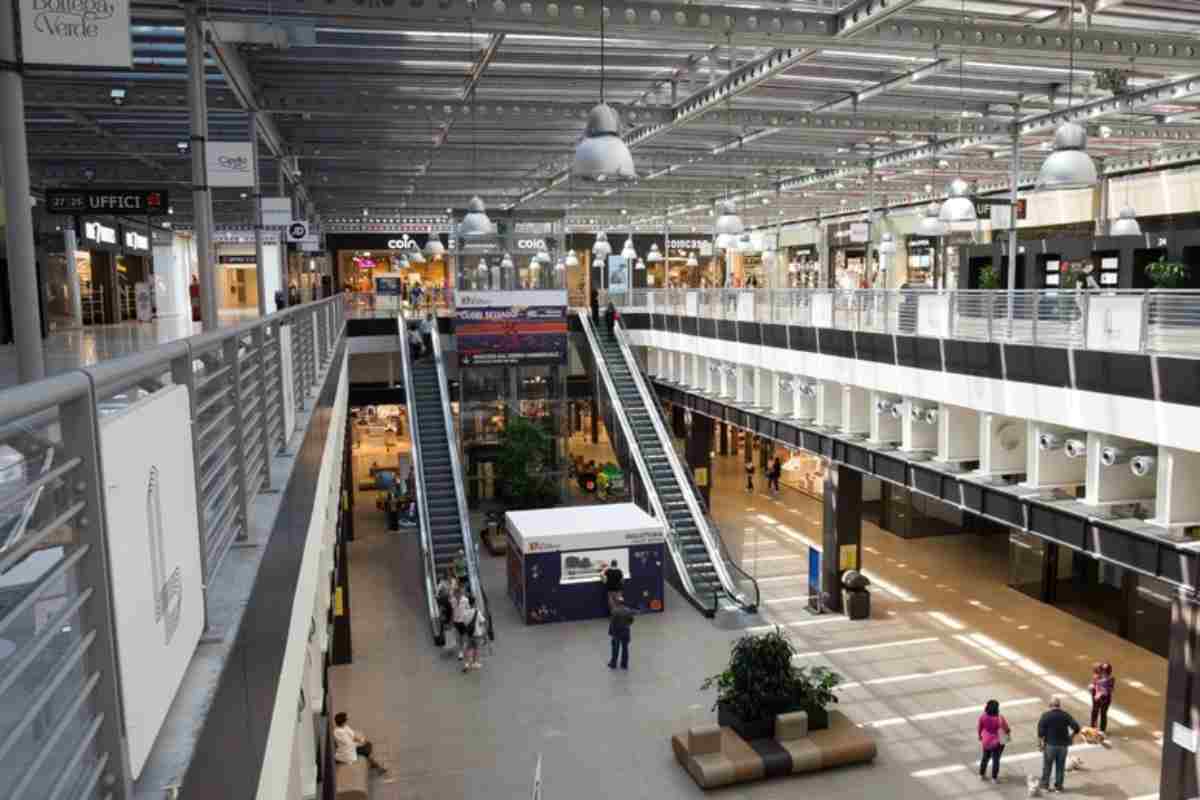 Aggressione Al Centro Commerci