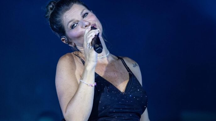 Alessandra Amoroso Interrompe