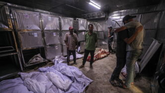Almeno 30 Palestinesi Uccisi I