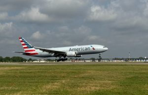 American Airlines Registra Uti