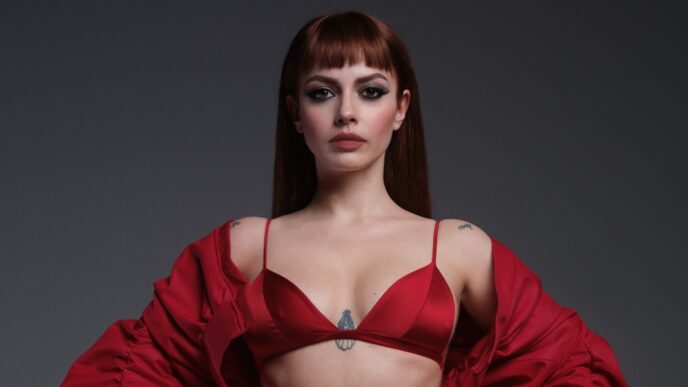 Annalisa Annuncia Il Nuovo Alb