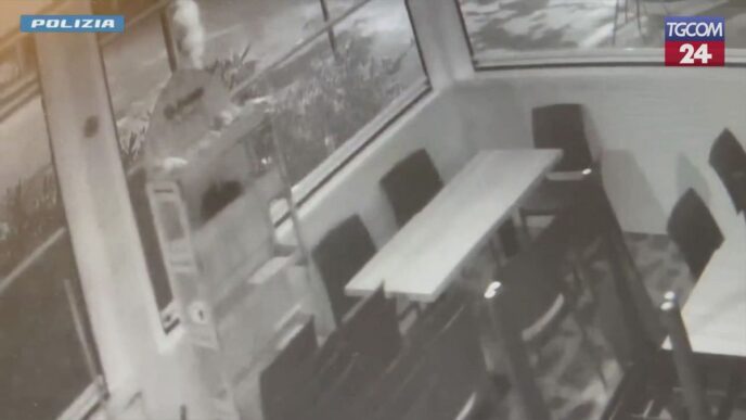Arrestato A Fondi Un Uomo Coin
