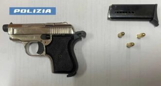 Arrestato A Napoli Un 22Enne C