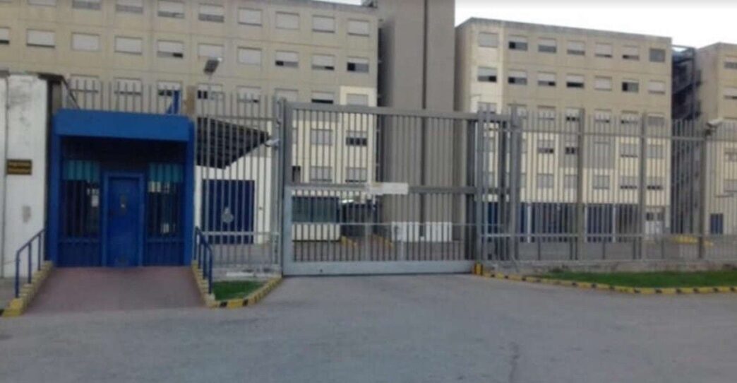 Arrestato A Napoli Un Giovane