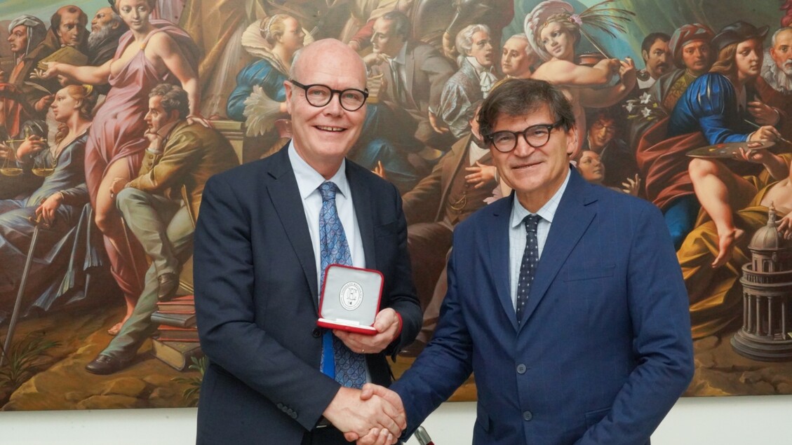 Assegnato A John Francis Mccou