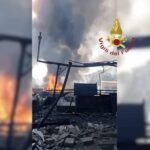 Auto In Fiamme E Esplosione Al Distributore Di Benzina Salvato Un Uomo Dai Carabinieri A Roma Prenestina