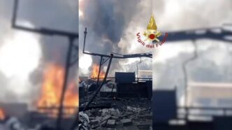 Auto In Fiamme E Esplosione Al