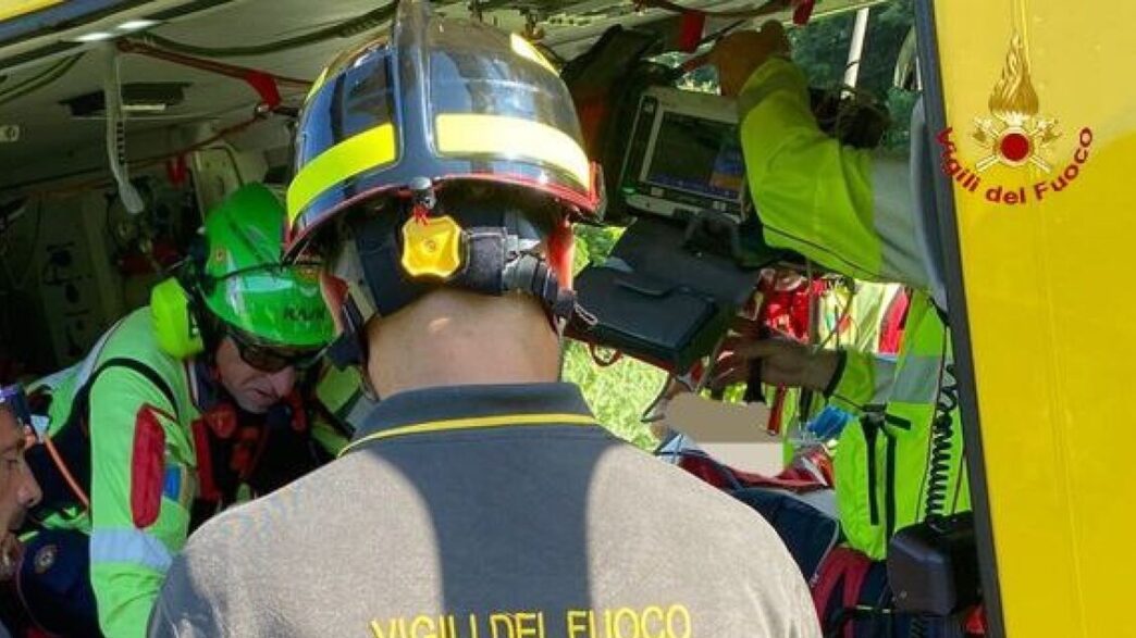 Biker Cade Dopo Salto Di 3 Met