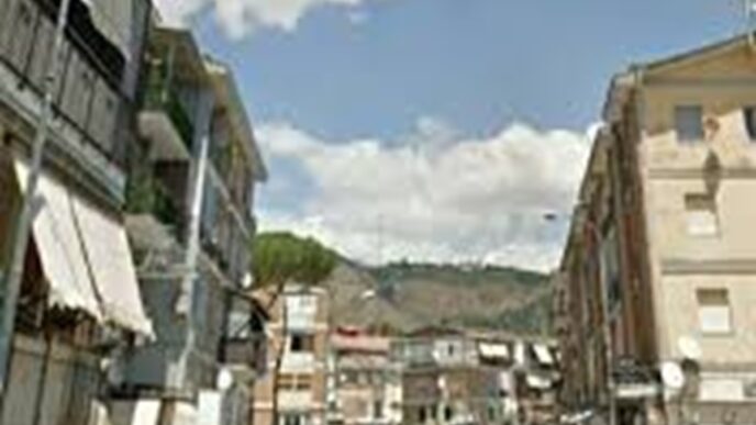 Blitz A Napoli Nel Rione Traia