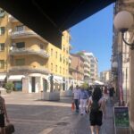 Caldo Intenso Rallenta L’afflusso Durante I Saldi Estivi In Calabria Tra Negozi Semi Vuoti E Giovani In Cerca Di Occasioni