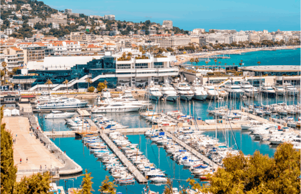 Cannes Riduce Le28099Ingresso Delle