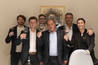 Carratelli Holding Sostiene Ca