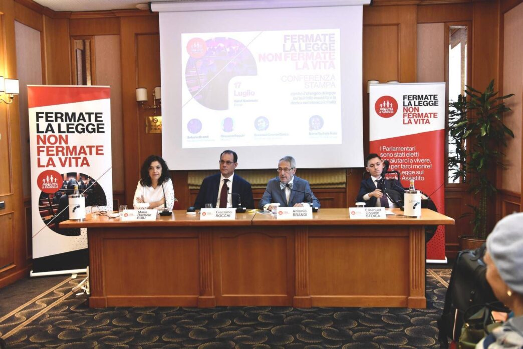 Centrodestra Spinge Su Disegno