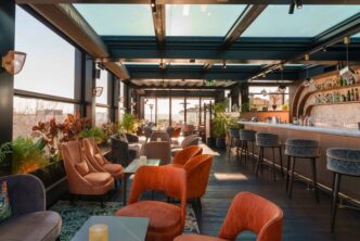 Charliee28099S Rooftop A Roma Propo
