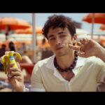 Chiquita Nel Nuovo Videoclip Di Riki “Cha Cha Twist!”: Lo Snack Estivo Che Anima La Spiaggia