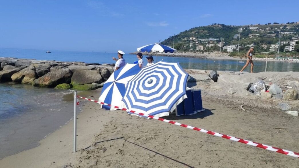 Corpo Di Un Uomo Anziano Trova