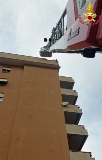 Danni A Palazzina Tra Via Volt