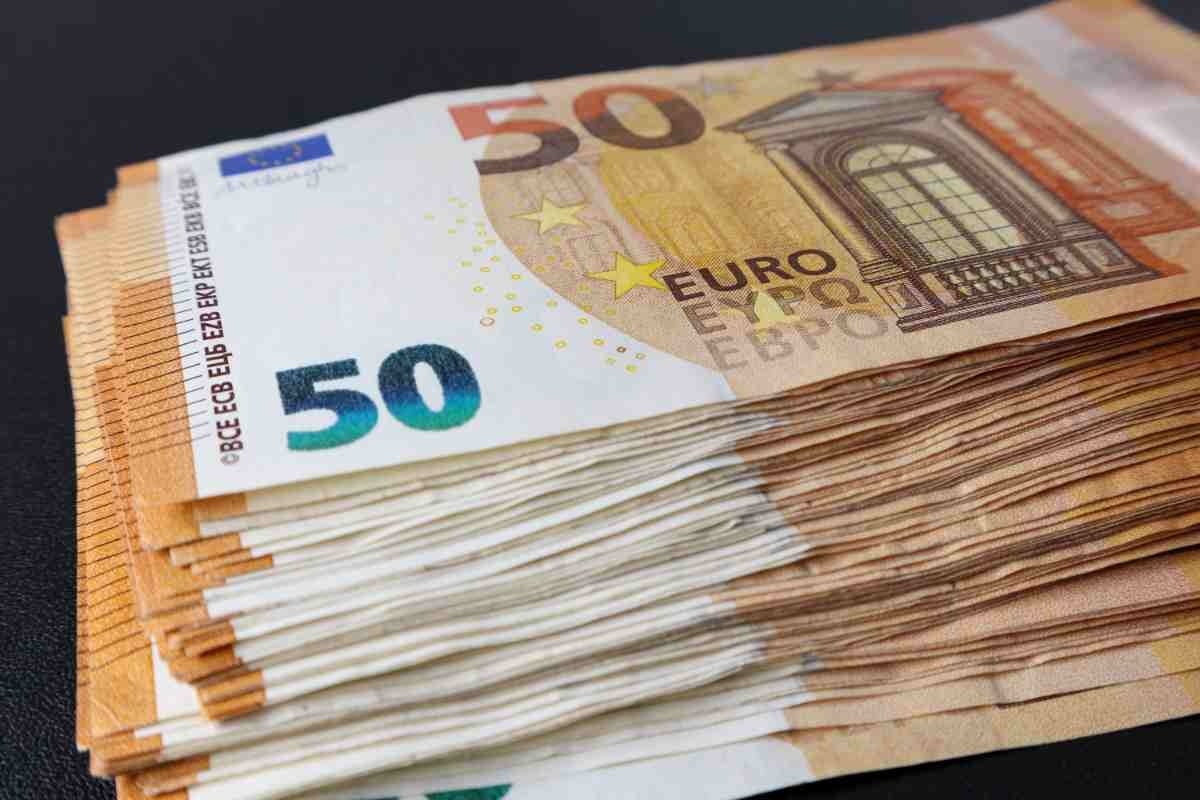 Denaro Contante Nascosto In Au