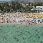 Domenica D’Estate A Mondello Tra Mare, Giochi E Relax Sulla Spiaggia Affollata