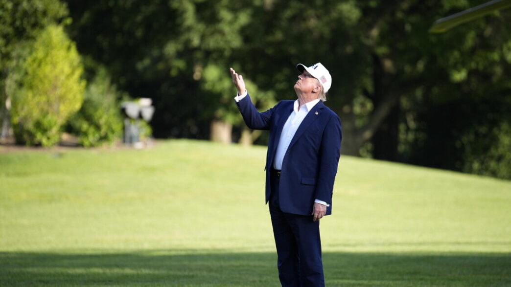 Donald Trump Annuncia Dazi Del