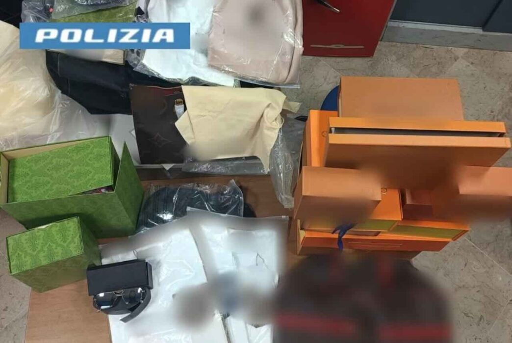 Due Uomini Fermati A Napoli Co