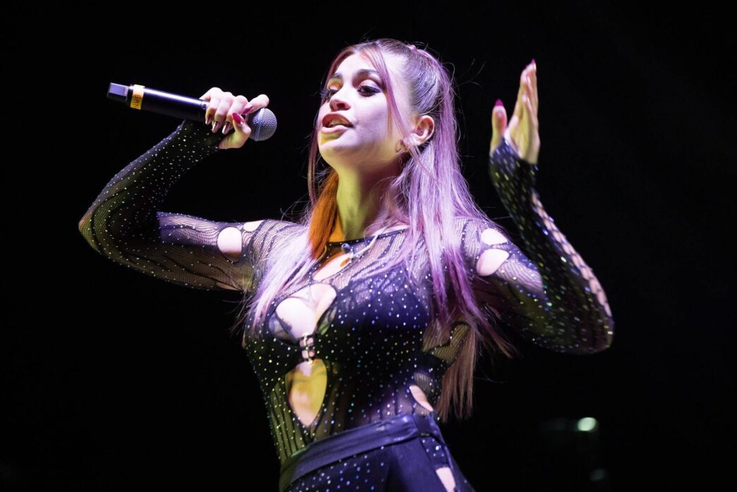 Emma Muscat Mamma Per La Prima