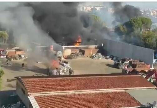 Esplosione A Roma Con Rilascio