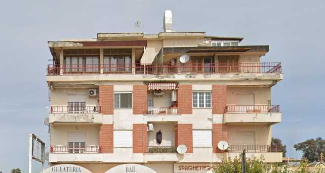 Evacuata Palazzina A Latina In